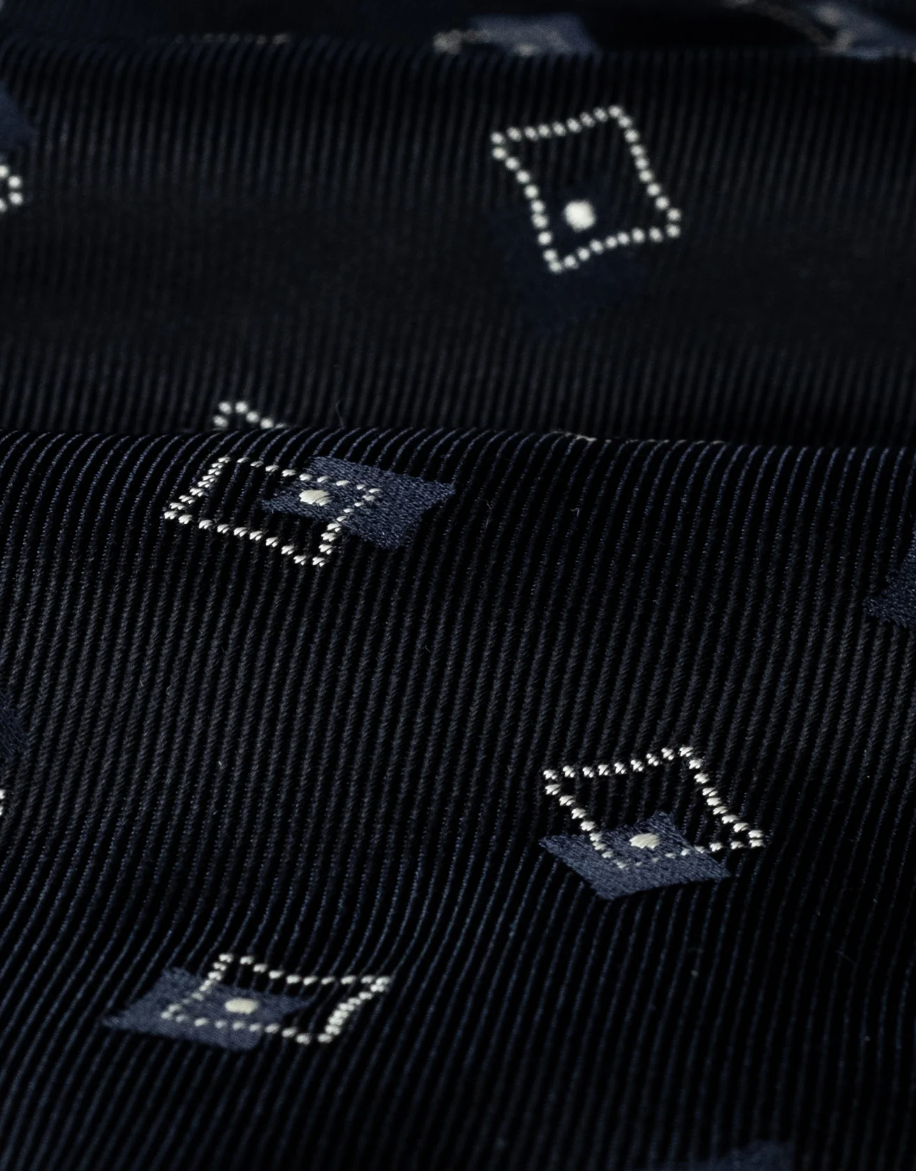 Navy Scattered Diamond Italian Silk Tie - Image 2