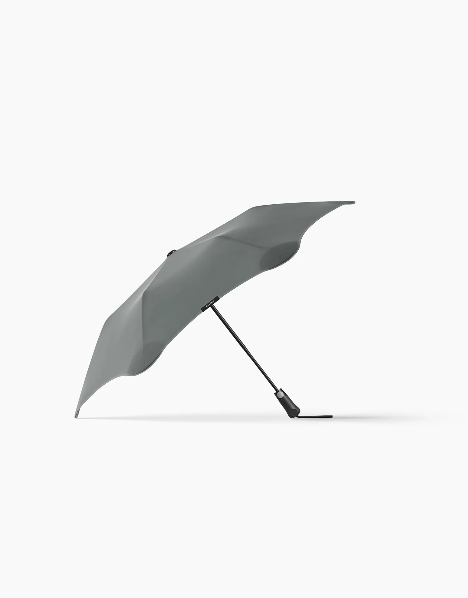 Blunt Metro Charcoal Umbrella - Image 3
